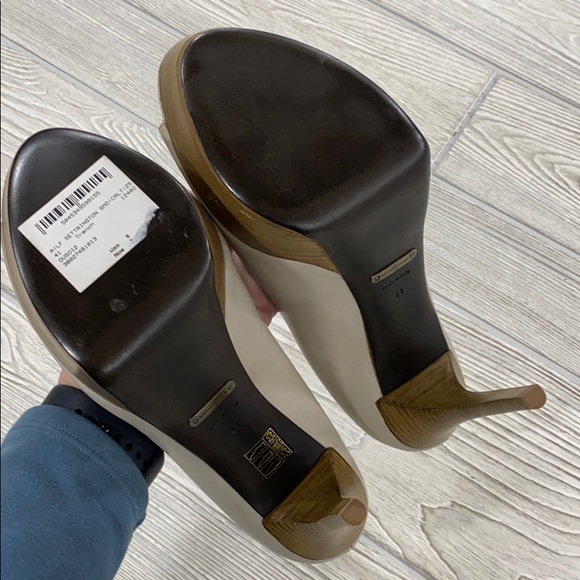 Burberry Trench Settrington Peep Toe Pumps - 41 - Picture 12 of 16